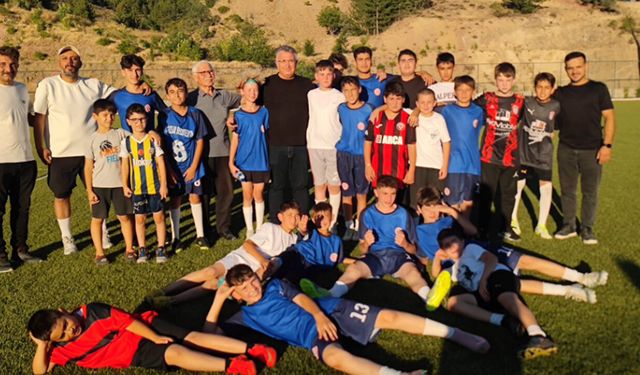 Oğuzlar'da Yaz Futbol Okulları Turnuvası tamamlandı