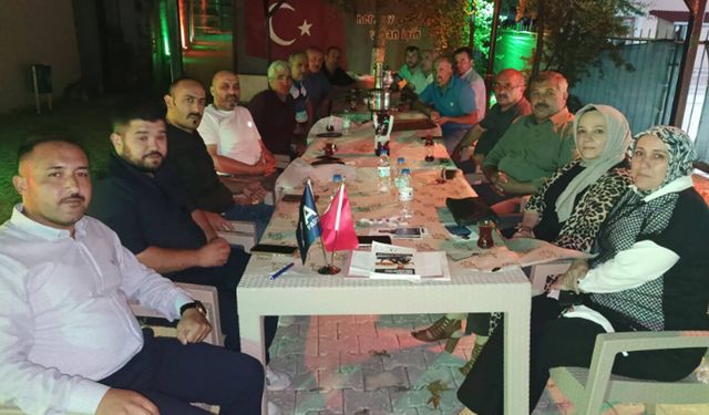 Anahtar Parti İskilip teşkilatı aylık toplantısını Temenne Parkı’nda yaptı