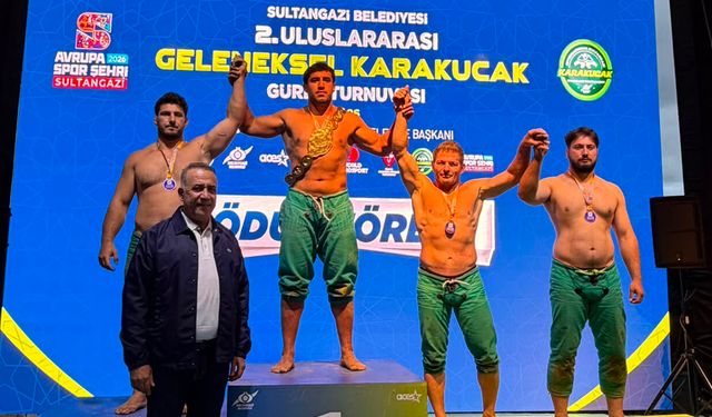 Osmancıklı Efe Anıl Al rakiplerini yenip, başpehlivan oldu