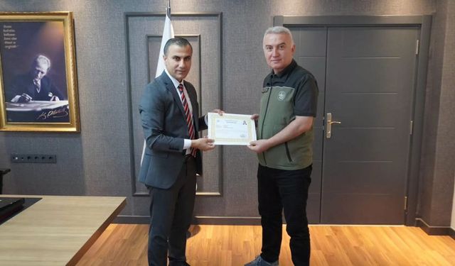 Orman İşletme Müdürü Oğuzhan Aytaş’a başarı belgesi