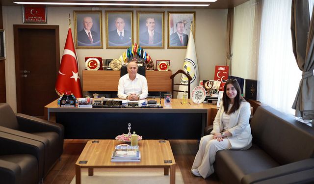 Başkan Arslan, Cansu Genç’i belediyede ağırladı