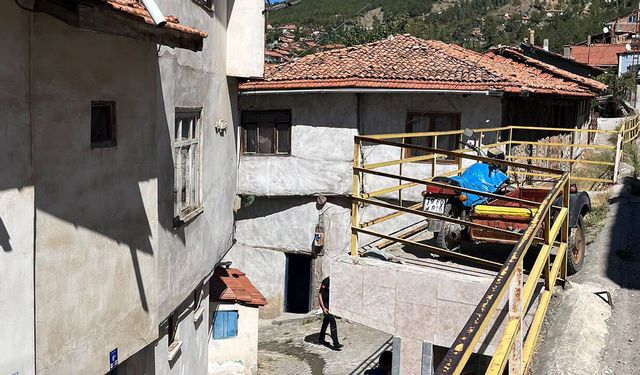 Yalnız yaşayan kadın evinde ölü bulundu