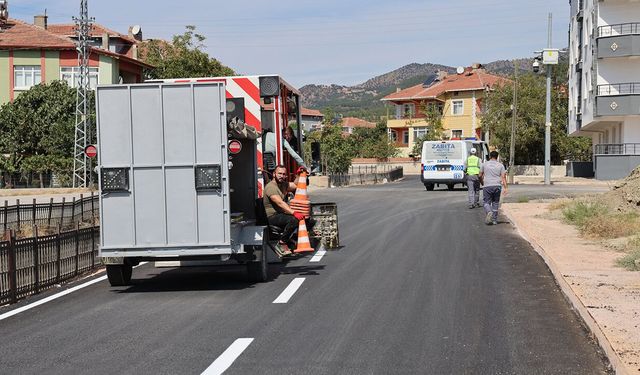 Osmancık’ta asfaltlanan yollarda çizgi çalışması başladı
