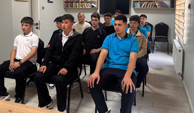 Ülkü Ocakları’nda “Ülkücülük” ve “Dokuz Işık” semineri