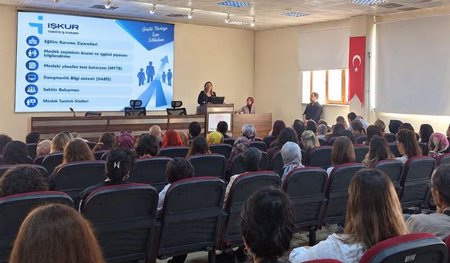 Çorum’da rehber öğretmenlere mesleki rehberlik bilgilendirmesi