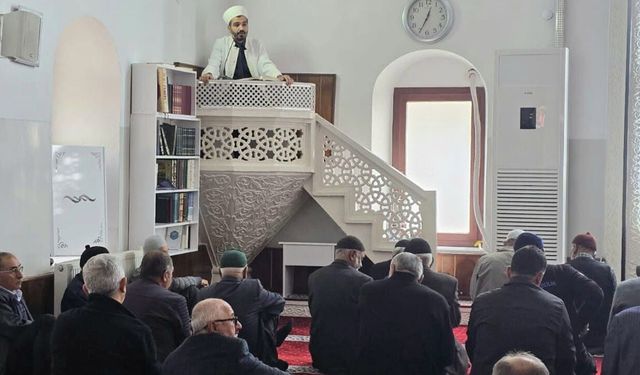 İlçe Müftüsü Önder Arık Şıhlar Camii’nde vatandaşlarla buluştu