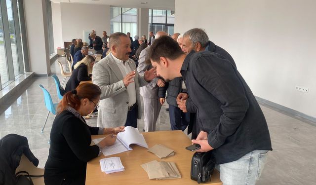 YENİ Parti Merkez İlçe önseçimi yapıldı: Hamdullah Uğur Yağmur yeniden başkan