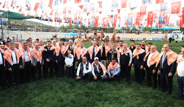 Pırlanta Pirinç Festivali güreşlerinde başpehlivan Bekir Eryücel