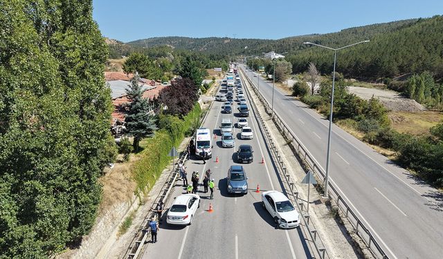 Çorum’da korkutan kaza: Samsun kara yolunda 3 araç birbirine girdi, 5 yaralı!