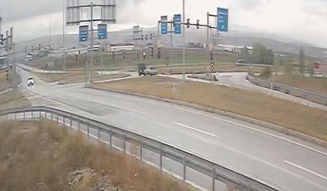 Zile Kavşağı’nda trafik kazası: Faciadan dönüldü