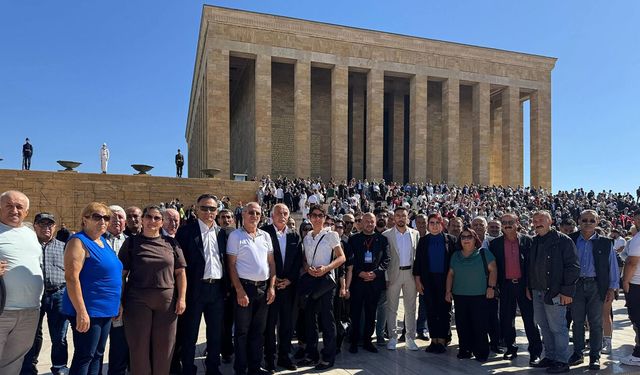 CHP 103’üncü kuruluş yılını kutladı: Çorum il ve ilçe örgütleri Anıtkabir ve Genel Merkez’deydi