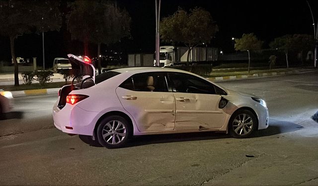 Çorum Akşemseddin Caddesi'nde feci kaza: Otomobil ile motosikletin çarpışması hastanede bitti