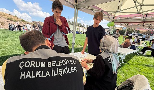 Çorum Belediyesi üniversite öğrencilerini kampüste karşıladı