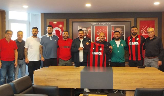 Çorum FK taraftar gruplarından CHP Çorum İl Başkanlığı’na ziyaret