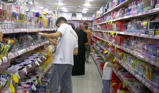 Çorum'da ilk ders zili öncesi kırtasiye mesaisi: Mağazalara alışveriş akını
