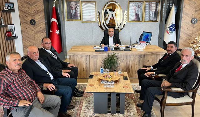 MHP Oğuzlar teşkilatından Dodurga Belediye Başkanı Çetinkaya’ya ziyaret