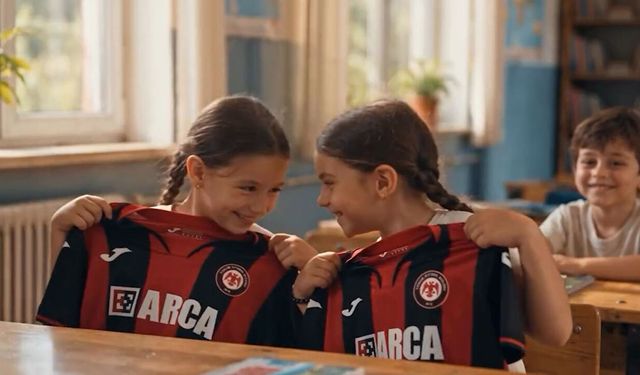 Arca Çorum FK’dan çocuklara forma desteği