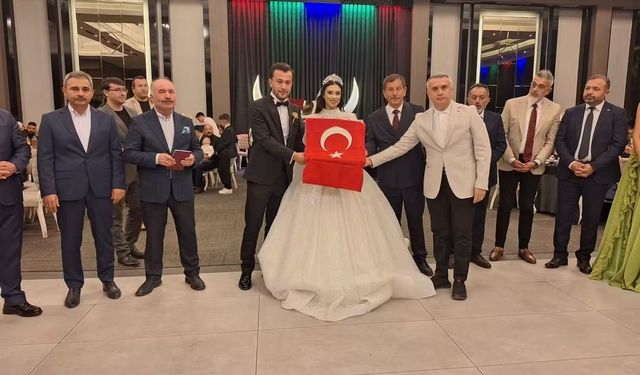 Mehmet Gayretli’nin oğlu Oğuzhan dünyaevine girdi