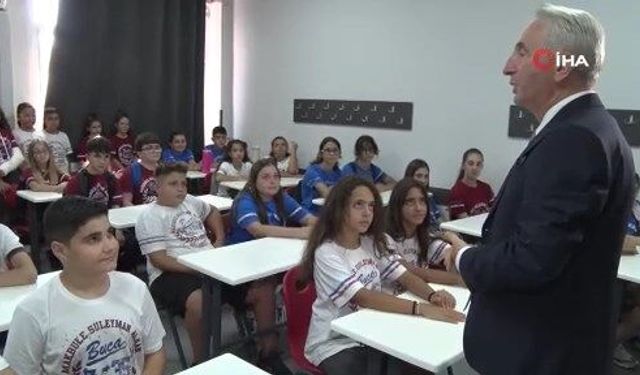 Görenler şaşkınlığını gizleyemiyor: Aynı okulda 27 çift ikiz öğrenci eğitim görüyor