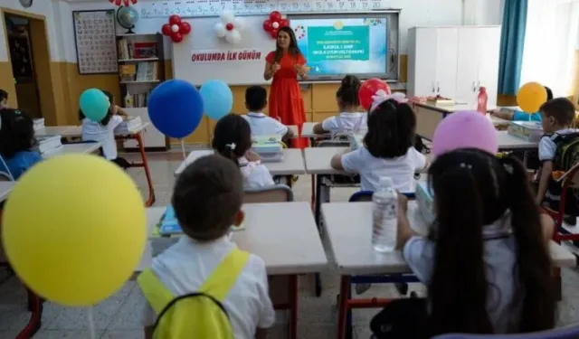 Milyonlarca öğrenci için ilk ders zili çaldı: Okullarda Uyum Haftası heyecanı