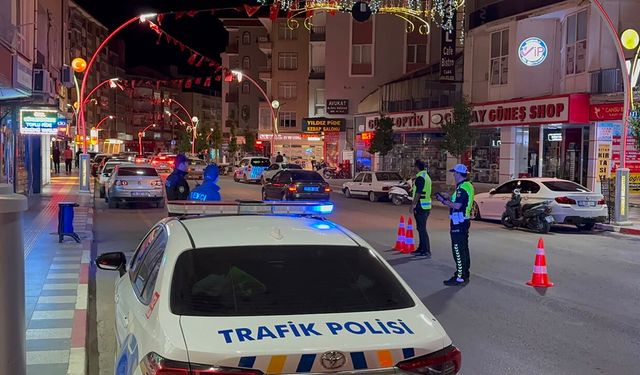 Sungurlu’da trafik ekipleri düğmeye bastı: 128 araç durduruldu