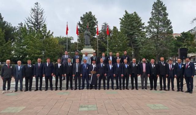 Çorum’da Ahilik Haftası Atatürk Anıtı’na çelenk sunumuyla başladı
