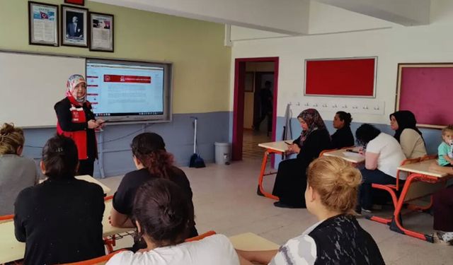 Sungurlu’da velilere “İlk Öğretmenim Ailem” projesi tanıtıldı