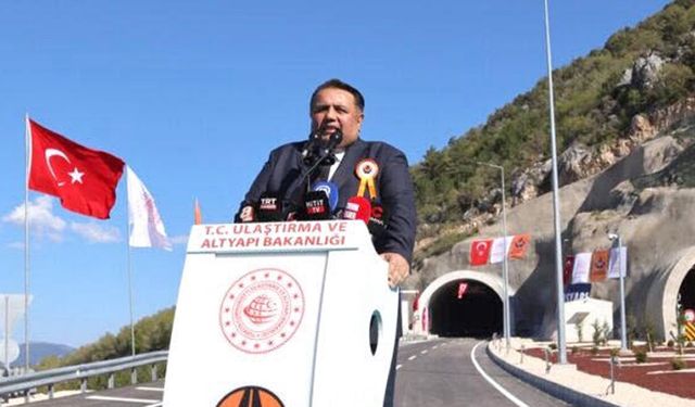 Oğuzhan Kaya: Tünellerde son aşınma tabakası asfaltı yapılıyor