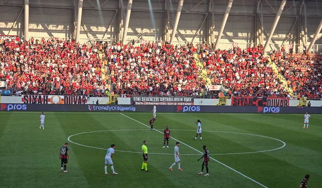 Arca Çorum FK Alanyaspor maç sonucu: Kırmızı-siyahlılar sahasında 2-1 mağlup oldu