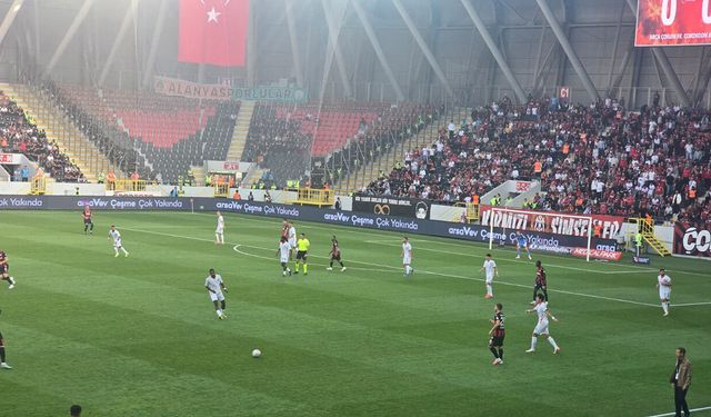 Arca Çorum FK-Alanyaspor maçında ilk yarı 0-0 sona erdi