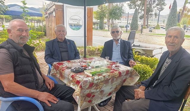Aynı cephelerde savaşmasalarda, aynı sofrada bir aradalar