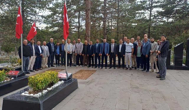 Din görevlilerinden şehitlik ziyareti