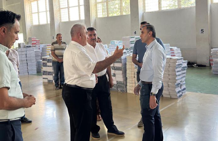 Kaymakam Duman, ücretsiz ders kitabı dağıtım sürecini yerinde inceledi