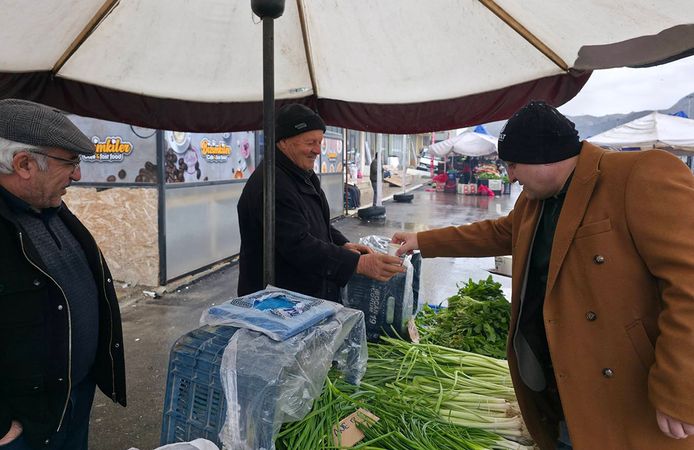 Çorum'un bu ilçesinde sabahın erken saatlerinde başlıyor. Pazarın ilgi odağı, gören almadan dönmüyor