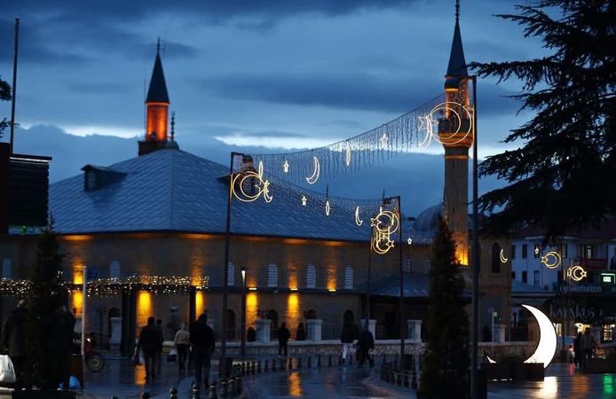 Ramazan ışıkları Çorum’u büyüledi