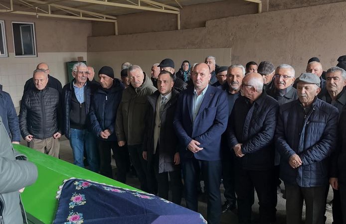 Yeter Özcan son yolculuğuna uğurlandı