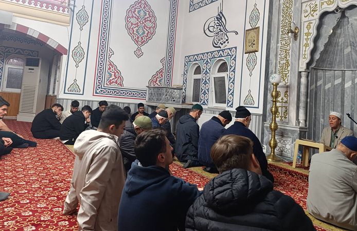 Osmancık’ta KYK’lı gençler sabah namazında buluştu