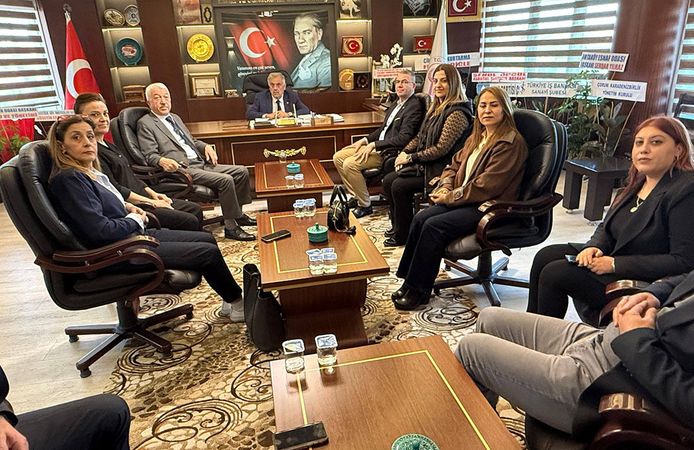 Hazır Elbiseciler Odası’ndan Gür’e hayırlı olsun ziyareti