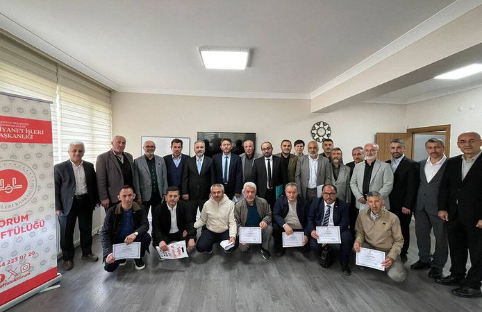 Çorum’da din görevlilerine “Etkili Hutbe Sunumu” eğitimi
