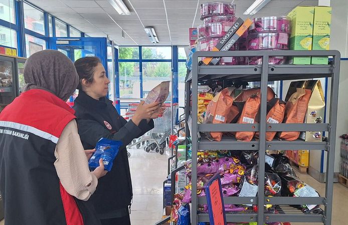 Bayram öncesi mesai hızlandı: İşletmeler tek tek incelendi, uymayanlara ceza kesildi