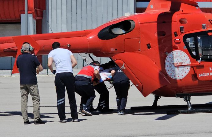 Çorum’da ambulans helikopter 2 yaşındaki çocuk için havalandı