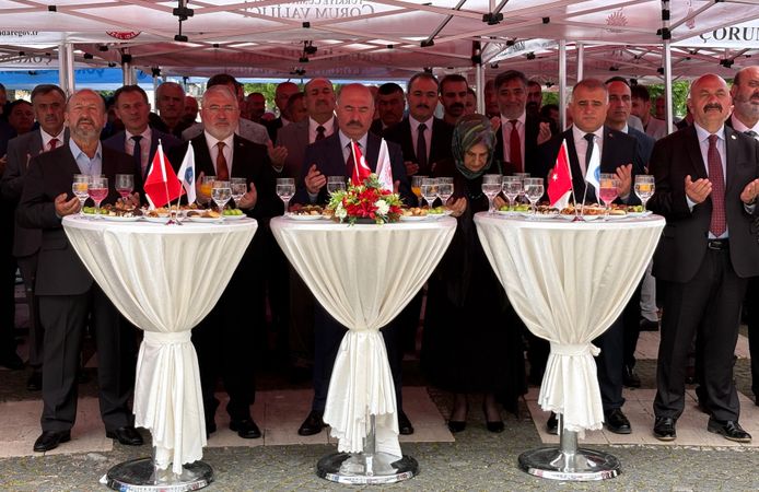 Çorum’da bayramlaşma programına yoğun katılım