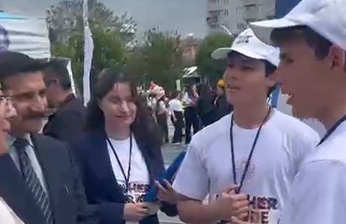 Çorum’da meslek lisesi öğrencilerinden İngilizce karşılama