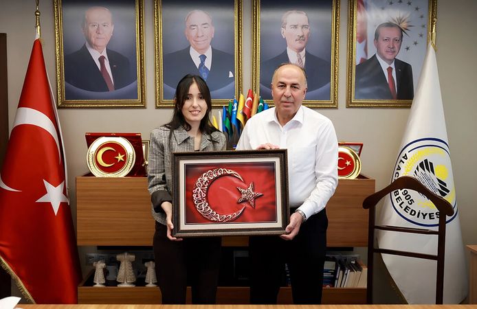 Başkan Arslan'a anlamlı hediye