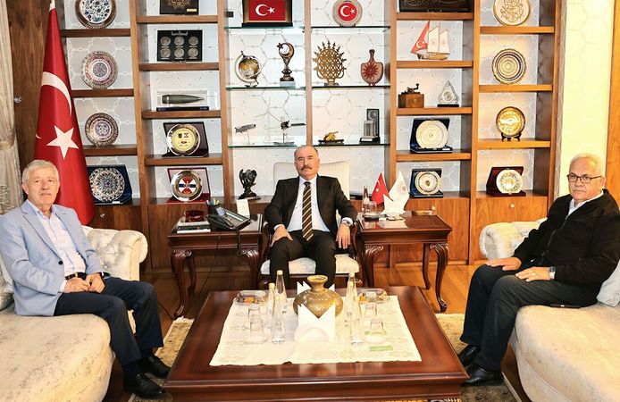 Emekli mülkiye başmüfettişlerinden Vali Çalgan'a ziyaret