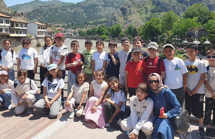Osmancık Belediyesi'nden öğrencilere Amasya gezisi desteği