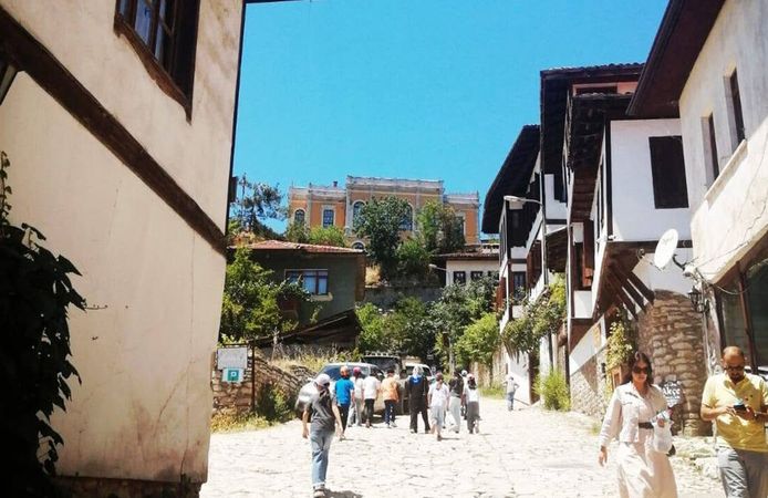 Ödül gezisine çıktılar: Tarihi kente hayran kaldılar