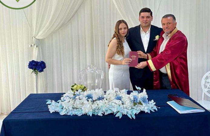 Sinem & Mert çiftinin nikahını Başkan Dereli kıydı