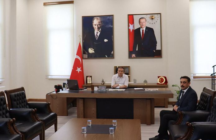 Vergi Dairesi Müdürü Sulu’dan Kaymakam Dinçer’e nezaket ziyareti