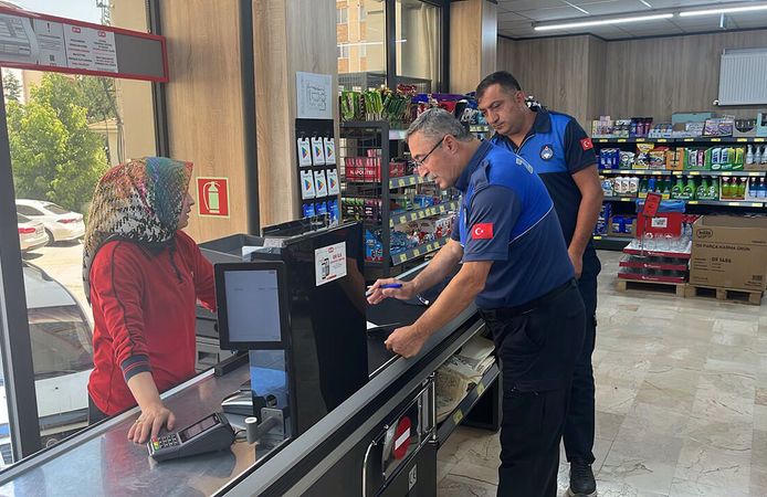 İskilip Belediyesi zincir market denetimlerini sürdürüyor